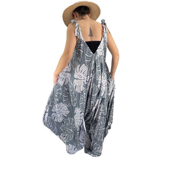 Pōʻalima Gray White Monstera Tropical Boho Wide Leg Beach Romper - Picture 6 of 16